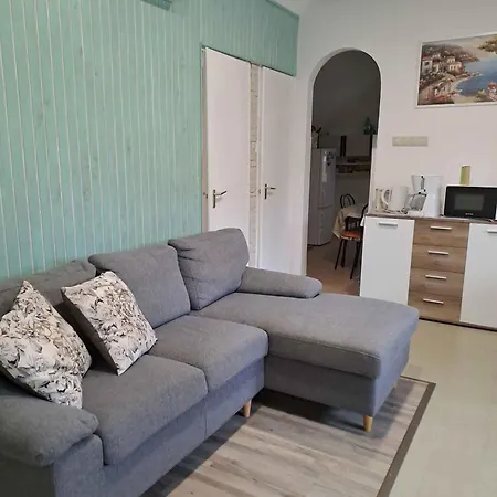 4 * Балатонберень