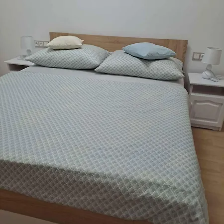 Apartmán 4 *